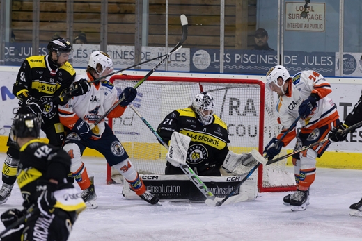 Photo hockey Division 2 - Division 2 : 9ème journée : Roanne vs Clermont-Ferrand - Roanne plus rusé que Clermont
