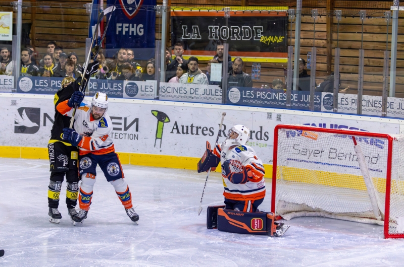 Photo hockey Division 2 - Division 2 : 9ème journée : Roanne vs Clermont-Ferrand - Roanne plus rusé que Clermont