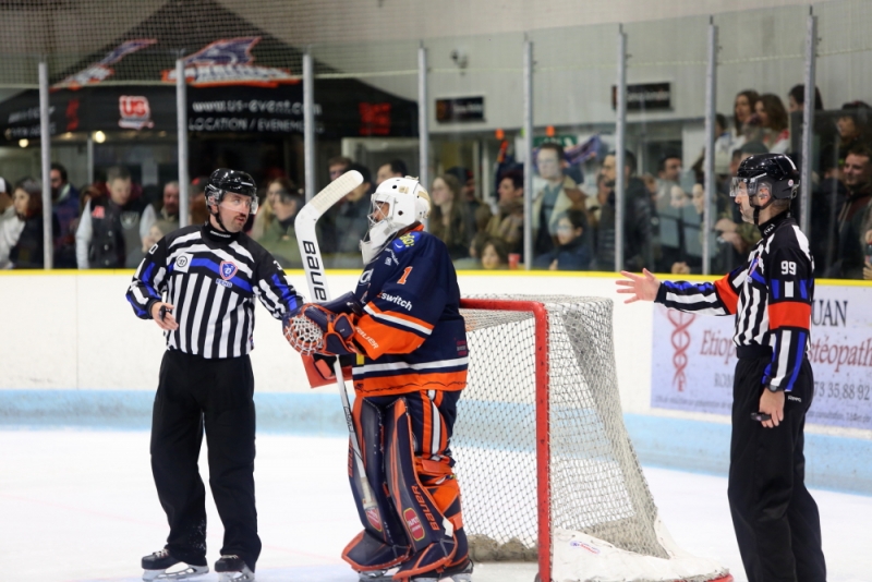 Photo hockey Division 2 - Division 2 - Grizzlys plus mûrs, Sangliers valeureux