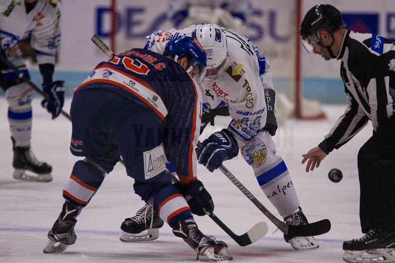 Photo hockey Division 2 - Division 2 : Play Off - Finale - Match 2 : Clermont-Ferrand vs Courchevel-Méribel-Pralognan - Champion Clermont Photo hockey Division 2 - Division 2 : Play Off - Finale - Match 2 : Clermont-Ferrand vs Courchevel-Méribel-Pralognan - Champion Clermont