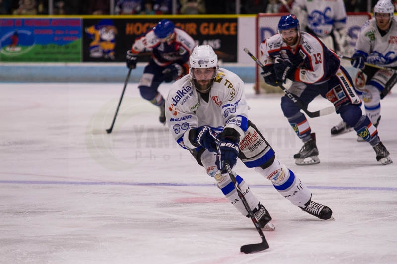 Photo hockey Division 2 - Division 2 : Play Off - Finale - Match 2 : Clermont-Ferrand vs Courchevel-Méribel-Pralognan - Champion Clermont Photo hockey Division 2 - Division 2 : Play Off - Finale - Match 2 : Clermont-Ferrand vs Courchevel-Méribel-Pralognan - Champion Clermont