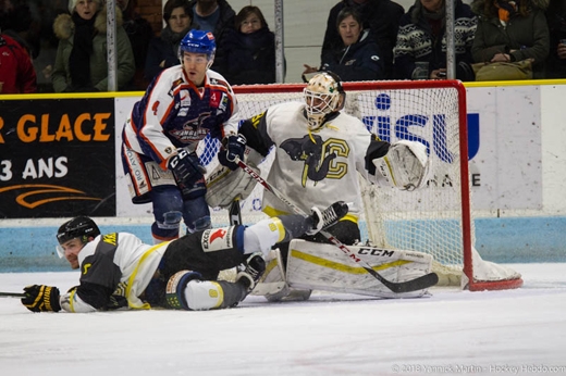 Photo hockey Division 2 - Division 2 : playoff, demi finale, match 1 : Clermont-Ferrand vs Chambéry - Clermont se fait peur mais s Photo hockey Division 2 - Division 2 : playoff, demi finale, match 1 : Clermont-Ferrand vs Chambéry - Clermont se fait peur mais s