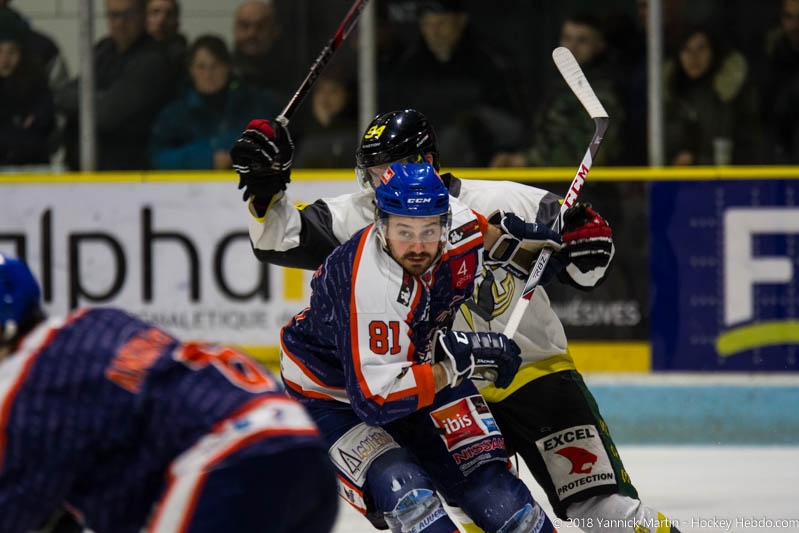 Photo hockey Division 2 - Division 2 : playoff, demi finale, match 1 : Clermont-Ferrand vs Chambéry - Clermont se fait peur mais s Photo hockey Division 2 - Division 2 : playoff, demi finale, match 1 : Clermont-Ferrand vs Chambéry - Clermont se fait peur mais s