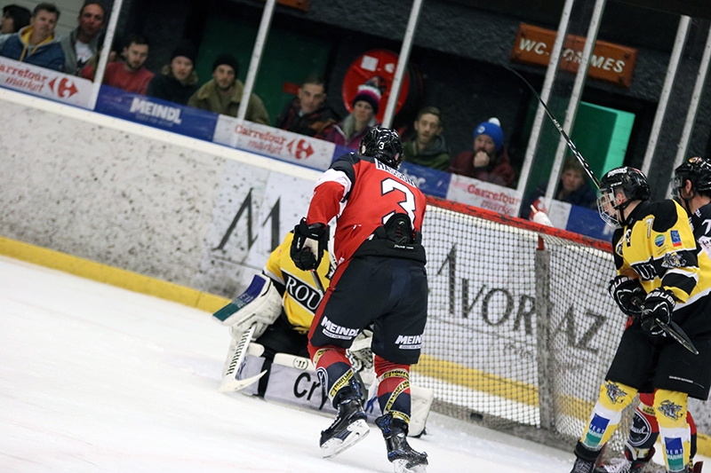 Photo hockey Division 2 - Division 2 : playoff, huitième de finale, match 1 : Morzine-Avoriaz vs Rouen II - Morzine se sort du piège