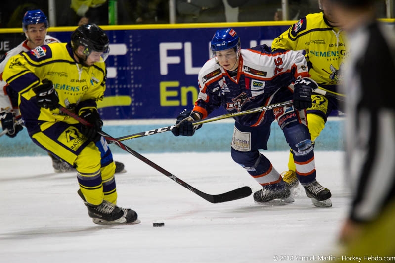 Photo hockey Division 2 - Division 2 : playoff, quart de finale, match 1 : Clermont-Ferrand vs Châlons-en-Champagne - Clermont veut y croire... Photo hockey Division 2 - Division 2 : playoff, quart de finale, match 1 : Clermont-Ferrand vs Châlons-en-Champagne - Clermont veut y croire...