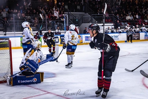 Photo hockey Division 2 - Division 2 - Toulouse ne lâche rien et pousse Reims au match d’appui Photo hockey Division 2 - Division 2 - Toulouse ne lâche rien et pousse Reims au match d’appui