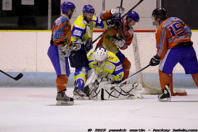 Photo hockey Division 3 - : Clermont-Ferrand II vs Toulon - Abordage réussi pour les Boucaniers Photo hockey Division 3 - : Clermont-Ferrand II vs Toulon - Abordage réussi pour les Boucaniers