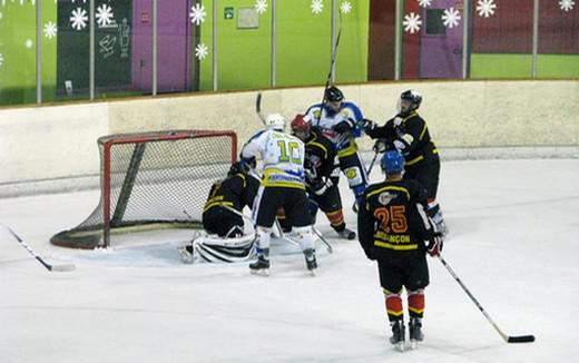 Photo hockey Division 3 - D3 : 10ème journée : Besançon vs Châlons-en-Champagne - D3 : Le crime était presque parfait Photo hockey Division 3 - D3 : 10ème journée : Besançon vs Châlons-en-Champagne - D3 : Le crime était presque parfait