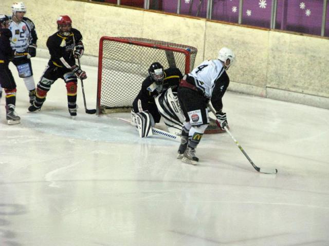 Photo hockey Division 3 - D3 : 11ème journée : Besançon vs Briançon II - Sanction sévère