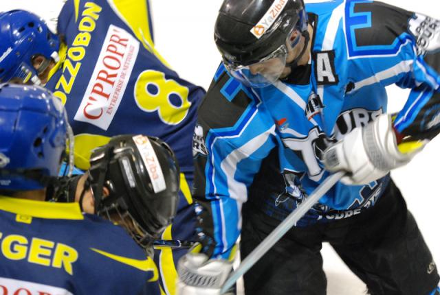 Photo hockey Division 3 - D3 : 6ème journée : Limoges vs Tours  - Rude Combat
