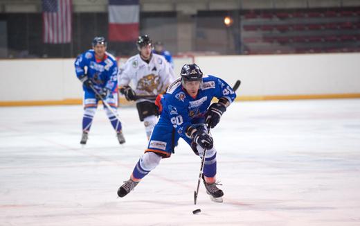 Photo hockey Division 3 - D3 : journée du 02/02/2013 : Marseille vs Chambéry II - La tête et les épaules !
