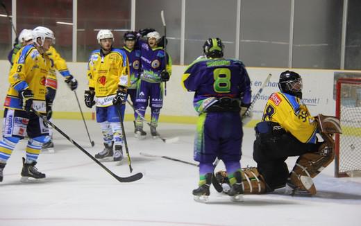 Photo hockey Division 3 - D3 : journée du 19/10/2013 : Châlons-en-Champagne vs Dunkerque II - Première à domicile Photo hockey Division 3 - D3 : journée du 19/10/2013 : Châlons-en-Champagne vs Dunkerque II - Première à domicile