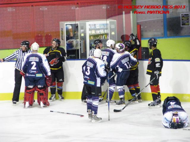 Photo hockey Division 3 - D3 : journée du 30/11/2013 : Besançon vs Epinal - La réserve d\ Photo hockey Division 3 - D3 : journée du 30/11/2013 : Besançon vs Epinal - La réserve d\