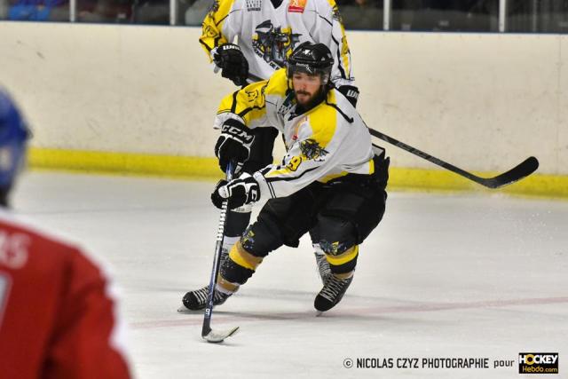 Photo hockey Division 3 - D3 : Play Offs - Carré Final : Wasquehal Lille vs Rouen II - Montrer ses intentions Photo hockey Division 3 - D3 : Play Offs - Carré Final : Wasquehal Lille vs Rouen II - Montrer ses intentions