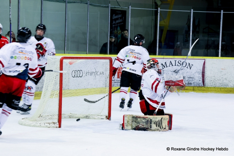 Photo hockey Division 3 - Division 3 - 18ème journée : Dijon  vs Briançon II - Messire le Duc abat le Diable