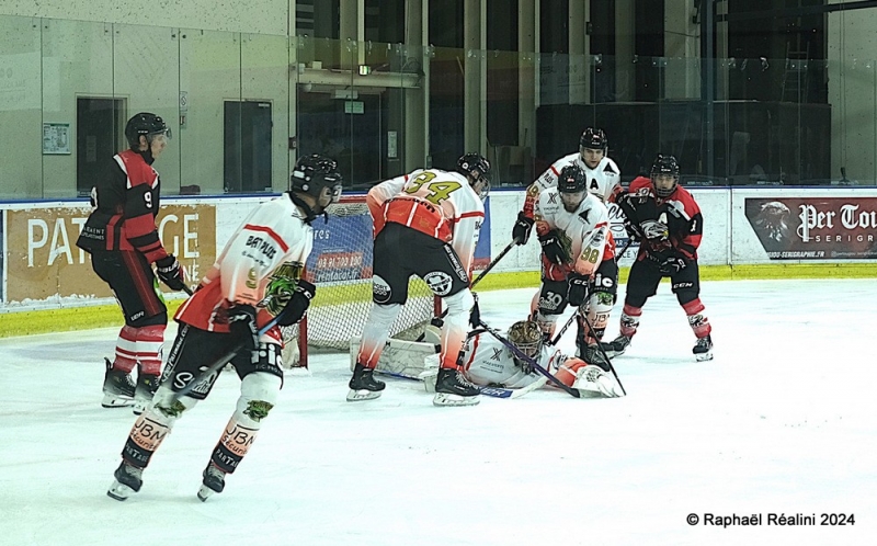 Photo hockey Division 3 - Division 3 : 8ème journée : Nice II vs Nimes - les Aigles trop forts pour les Krokos Photo hockey Division 3 - Division 3 : 8ème journée : Nice II vs Nimes - les Aigles trop forts pour les Krokos