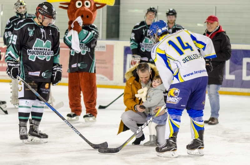 Photo hockey Division 3 - Division 3 : journée du 27 janvier 2018 : Dammarie-les-Lys vs Fontenay sous Bois - La bonne cause l’emporte Photo hockey Division 3 - Division 3 : journée du 27 janvier 2018 : Dammarie-les-Lys vs Fontenay sous Bois - La bonne cause l’emporte