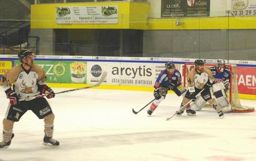 Photo hockey Division 3 - Division 3 : journée du 29 octobre 2016 : Caen II vs Dammarie-les-Lys - Coup d\ Photo hockey Division 3 - Division 3 : journée du 29 octobre 2016 : Caen II vs Dammarie-les-Lys - Coup d\