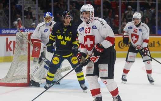 Photo hockey Hockey en Europe -  : Suisse (SUI) vs Suède (SWE) - La Suisse et la Suède avec le Mondial en vue