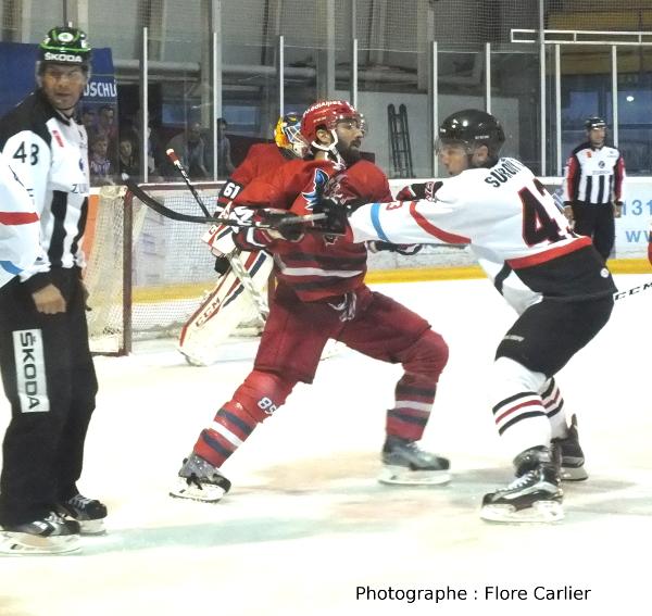 Photo hockey Hockey en Europe - Hockey en Europe : Grenoble (Les Br没leurs de Loups) - Grenoble, du mieux mais pas mieux Photo hockey Hockey en Europe - Hockey en Europe : Grenoble (Les Br没leurs de Loups) - Grenoble, du mieux mais pas mieux