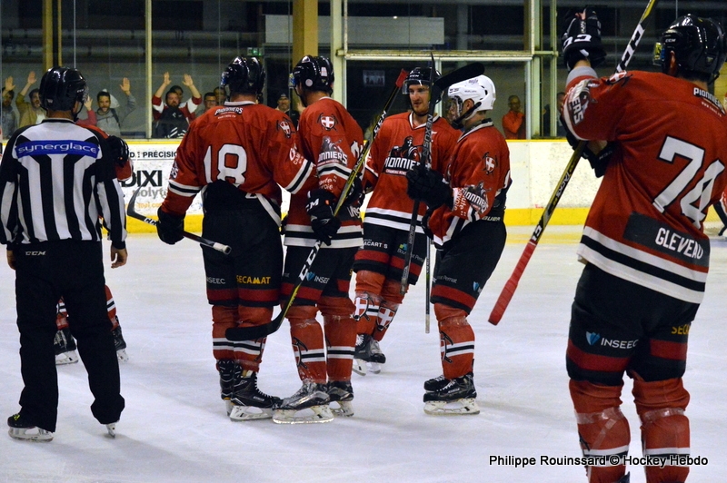 Photo hockey Hockey en France - : Chamonix vs Grenoble - Les Br没leurs d Photo hockey Hockey en France - : Chamonix vs Grenoble - Les Br没leurs d