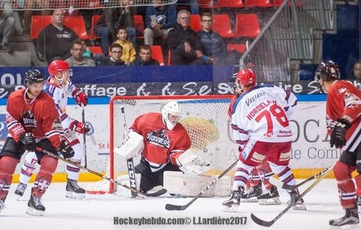 Photo hockey Hockey en France - : Grenoble vs Chamonix - Grenoble fait le métier en vingt minutes Photo hockey Hockey en France - : Grenoble vs Chamonix - Grenoble fait le métier en vingt minutes