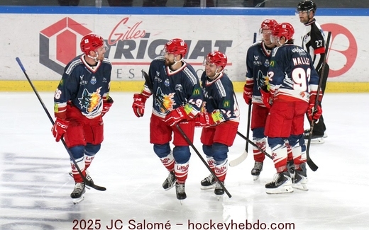 Photo hockey Hockey en France -  : Grenoble  vs Chamonix  - Reprise du hockey à Pôle Sud