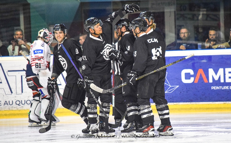 Photo hockey Hockey en France -  : Nantes vs Cholet  - Nantes monte en régime face aux dogs Cholet 