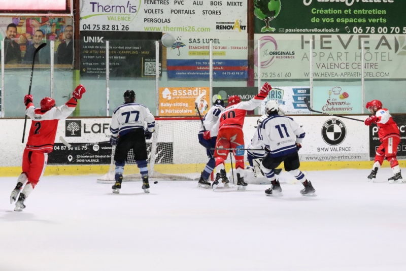 Photo hockey Hockey en France -  : Valence II vs Marseille - D4 - Les Lynx terminent sur une bonne note à le 3ème place !