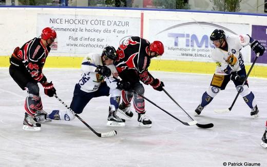 Photo hockey Hockey en France - Hockey en France - Riviera Cup : Chamonix en six face Ă Neuilly Photo hockey Hockey en France - Hockey en France - Riviera Cup : Chamonix en six face Ă Neuilly