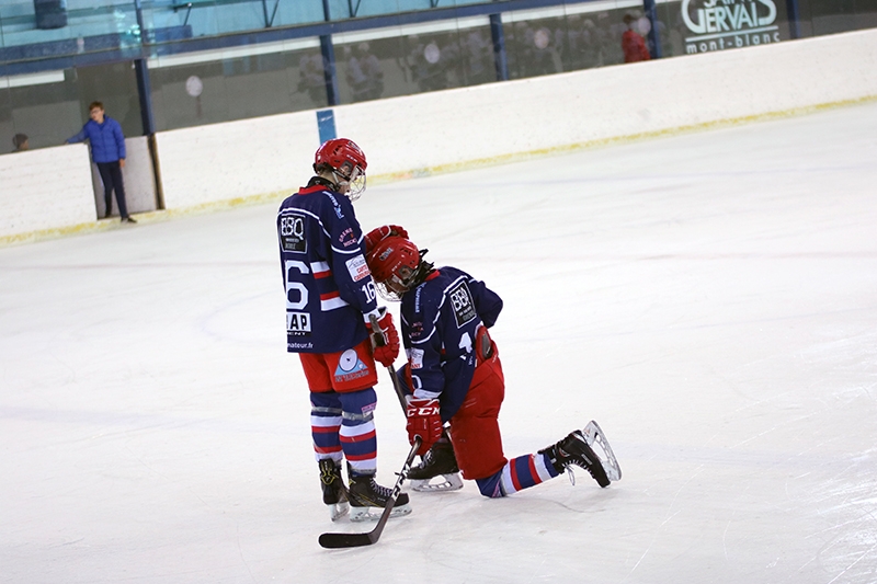 Photo hockey Hockey Mineur - Hockey Mineur - 1/2 finale U15 : Une entrée en matière disputée Photo hockey Hockey Mineur - Hockey Mineur - 1/2 finale U15 : Une entrée en matière disputée