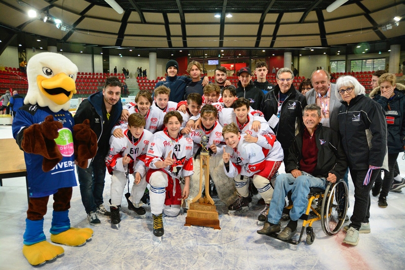Photo hockey Hockey Mineur - Hockey Mineur : Gap (Association Promotion du Hockey sur glace) - Retour du Trophée Bauer des Petits Champions Photo hockey Hockey Mineur - Hockey Mineur : Gap (Association Promotion du Hockey sur glace) - Retour du Trophée Bauer des Petits Champions