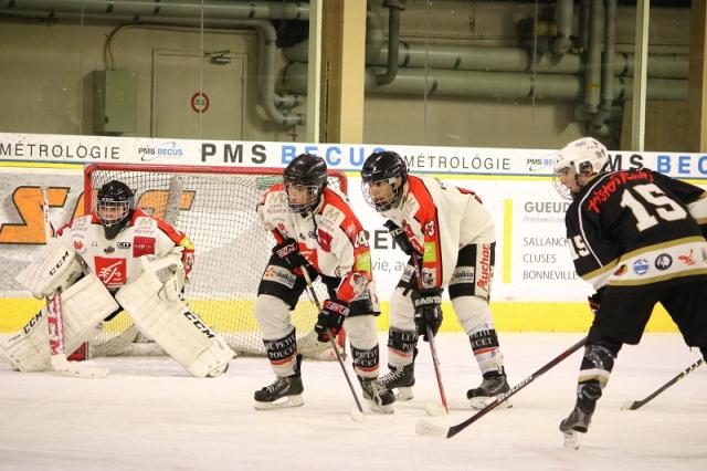 Photo hockey Hockey Mineur - Hockey Mineur - U20 : La gargouille s’est affaissée. Photo hockey Hockey Mineur - Hockey Mineur - U20 : La gargouille s’est affaissée.