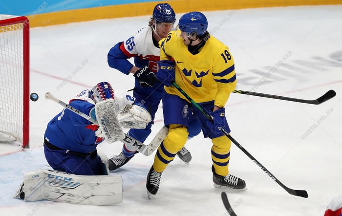 Photo hockey Jeux olympiques -  : Suède (SWE) vs Slovaquie (SVK) - Les Slovaques historiquement bronzés