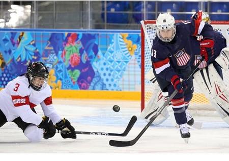 Photo hockey Jeux olympiques - Jeux olympiques - JO : USA vs Suisse - Les Américaines bien trop fortes