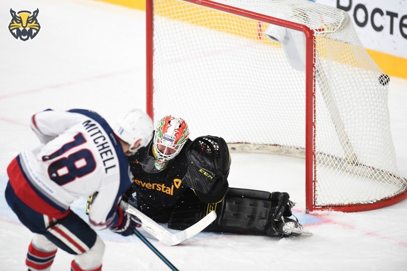 Photo hockey KHL - Kontinental Hockey League - KHL - Kontinental Hockey League - KHL : Le leader jeté à terre