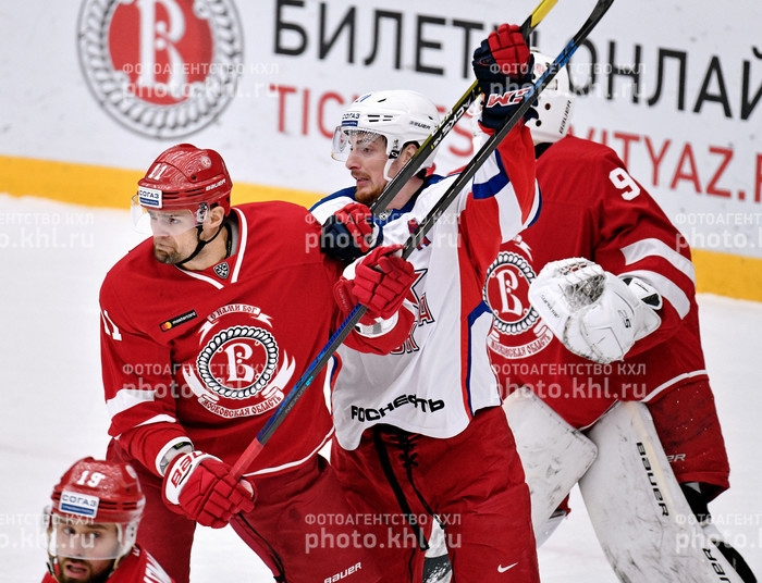 Photo hockey KHL - Kontinental Hockey League - KHL - Kontinental Hockey League - KHL : Le train bloqué par la neige Photo hockey KHL - Kontinental Hockey League - KHL - Kontinental Hockey League - KHL : Le train bloqué par la neige