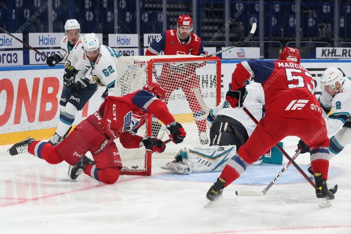 Photo hockey KHL - Kontinental Hockey League - KHL - Kontinental Hockey League - KHL : Noël devant les cheminots