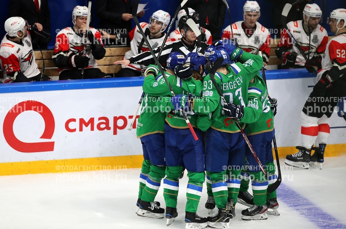Photo hockey KHL - Kontinental Hockey League ARCHIVES - KHL - Kontinental Hockey League ARCHIVES - KHL : Dos au gouffre