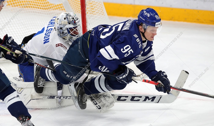 Photo hockey KHL - Kontinental Hockey League ARCHIVES - KHL - Kontinental Hockey League ARCHIVES - KHL : Un bien joli duel