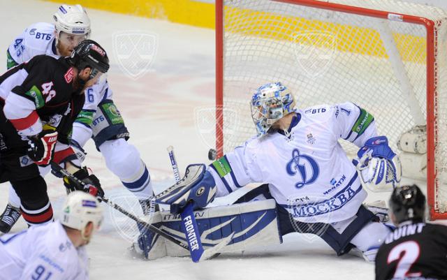 Photo hockey KHL - Kontinental Hockey League ARCHIVES - KHL - Kontinental Hockey League ARCHIVES - Le Dynamo reste dans le cosmos Photo hockey KHL - Kontinental Hockey League ARCHIVES - KHL - Kontinental Hockey League ARCHIVES - Le Dynamo reste dans le cosmos