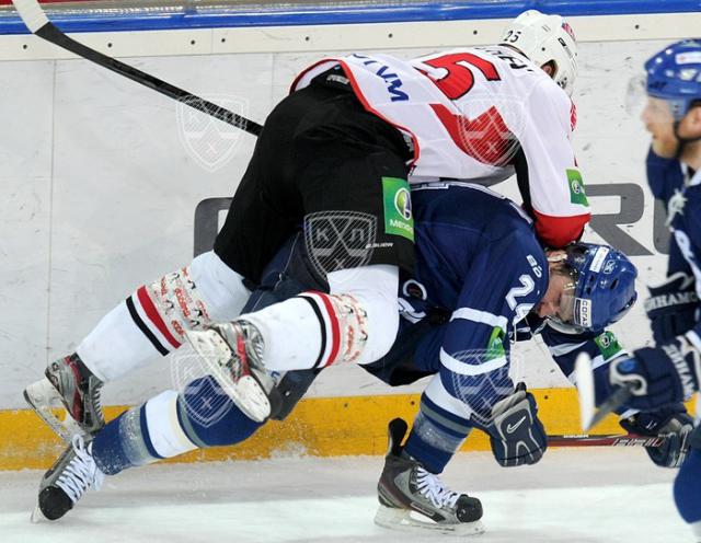 Photo hockey KHL - Kontinental Hockey League ARCHIVES - KHL - Kontinental Hockey League ARCHIVES - Les policiers ouvrent le bal Photo hockey KHL - Kontinental Hockey League ARCHIVES - KHL - Kontinental Hockey League ARCHIVES - Les policiers ouvrent le bal