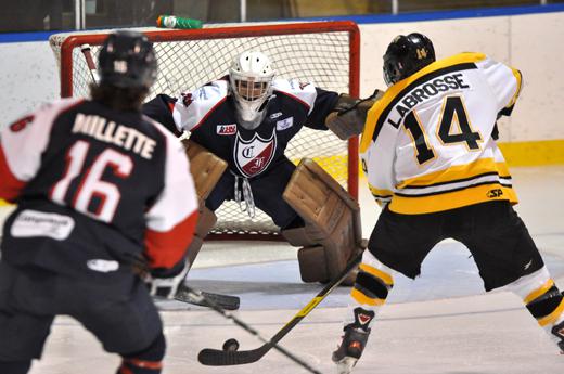 Photo hockey LHJMQ - Ligue de Hockey Junior Majeur du Québec - LHJMQ - Ligue de Hockey Junior Majeur du Québec - Kahnawake : dur dur ! Photo hockey LHJMQ - Ligue de Hockey Junior Majeur du Québec - LHJMQ - Ligue de Hockey Junior Majeur du Québec - Kahnawake : dur dur !