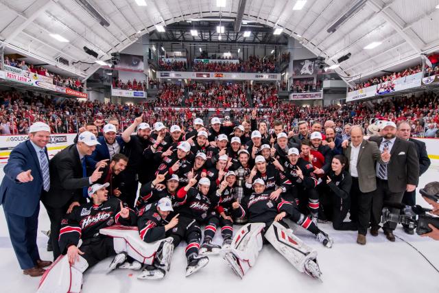 Photo hockey LHJMQ - Ligue de Hockey Junior Majeur du Québec ARCHIVES - LHJMQ - Ligue de Hockey Junior Majeur du Québec ARCHIVES - LHJMQ : Une première Coupe du Président pour les Huskies Photo hockey LHJMQ - Ligue de Hockey Junior Majeur du Québec ARCHIVES - LHJMQ - Ligue de Hockey Junior Majeur du Québec ARCHIVES - LHJMQ : Une première Coupe du Président pour les Huskies