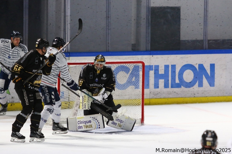 Photo hockey Ligue Magnus - Coupe de France - 1/2 de Finale : Rouen vs Angers - Tempête Angevine sur l’île Lacroix. Photo hockey Ligue Magnus - Coupe de France - 1/2 de Finale : Rouen vs Angers - Tempête Angevine sur l’île Lacroix.