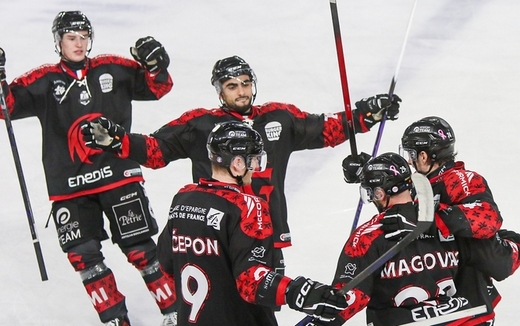 Photo hockey Ligue Magnus - Ligue Magnus  : 13ème journée : Amiens  vs Gap  - Les Gothiques retrouvent leurs ailes : victoire convaincante 5-2 face à Gap