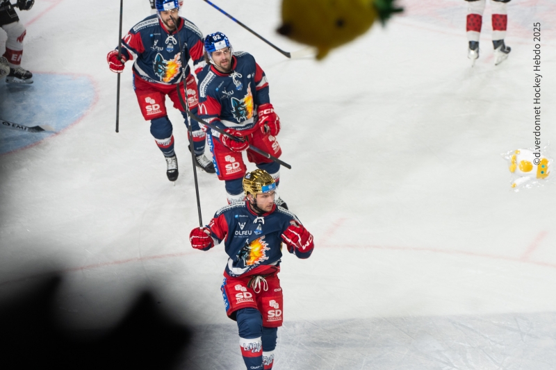 Photo hockey Ligue Magnus - Ligue Magnus  : 19ème journée : Grenoble  vs Amiens  - Amiens prend l’eau à Pôle Sud