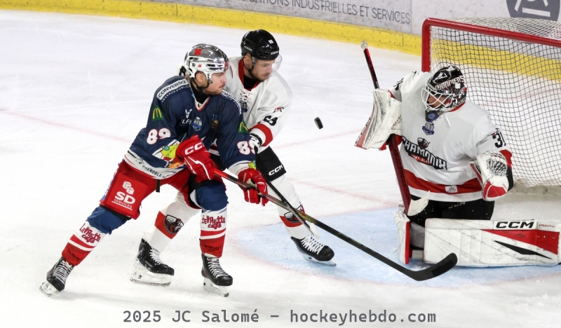 Photo hockey Ligue Magnus - Ligue Magnus : 23ème journée : Grenoble vs Chamonix - Grenoble blanchit à nouveau Chamonix Photo hockey Ligue Magnus - Ligue Magnus : 23ème journée : Grenoble vs Chamonix - Grenoble blanchit à nouveau Chamonix