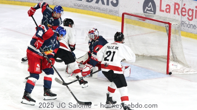 Photo hockey Ligue Magnus - Ligue Magnus  : 3ème journée : Grenoble  vs Chamonix  - Grenoble surclasse Chamonix