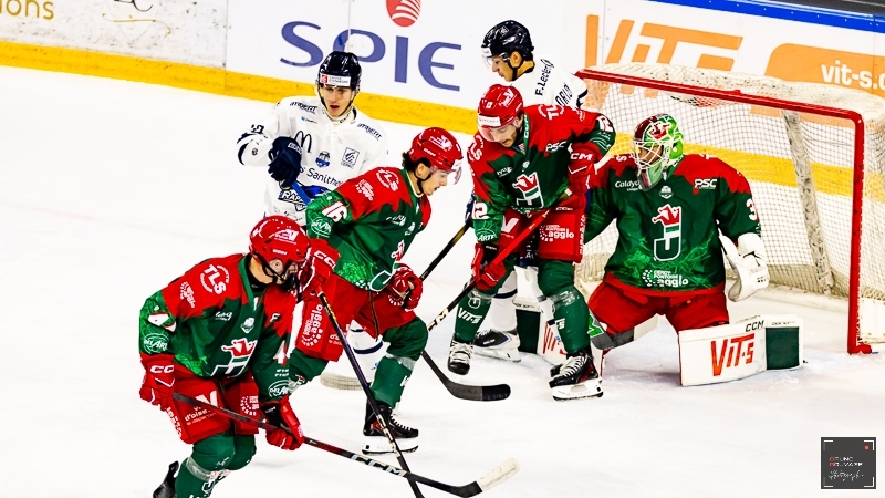 Photo hockey Ligue Magnus - Ligue Magnus : 3ème journée : Cergy-Pontoise vs Gap - Gap reprend des couleurs à Cergy Photo hockey Ligue Magnus - Ligue Magnus : 3ème journée : Cergy-Pontoise vs Gap - Gap reprend des couleurs à Cergy